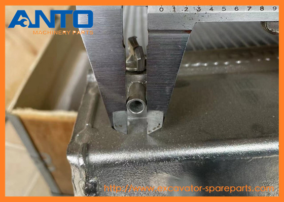 22U-03-22113 22U-03-22111 Radiador de tanque de água KOMATSU Peças sobressalentes de escavadeira para PC228US-3